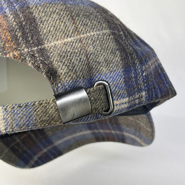 gorra cuadros azules