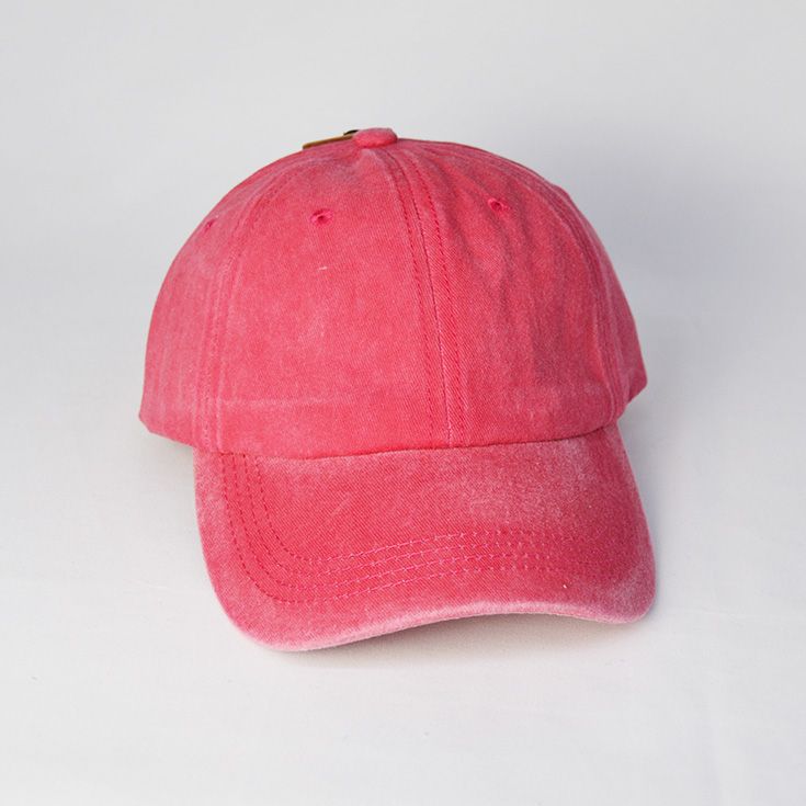 gorra gastada lisa roja