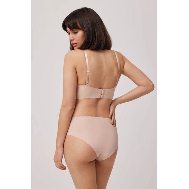ysabel mora braga midi laser nude