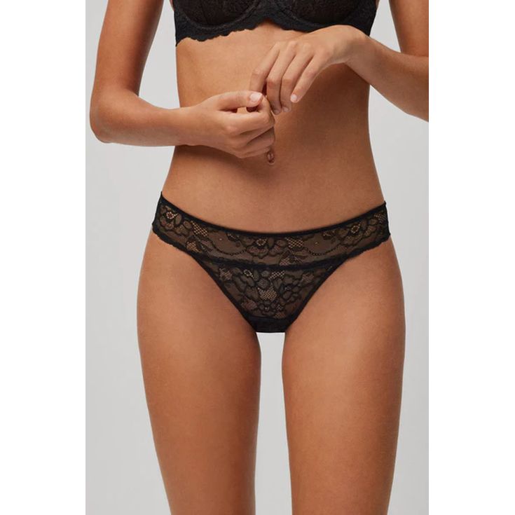 ysabel mora braga mini encaje negro