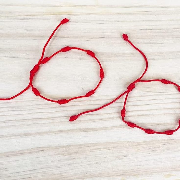 pulsera 7 nudos roja