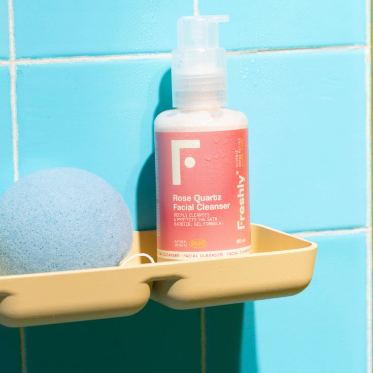 freshly cosmetics rose quartz facial cleanser - estandar  freshly cosmetics rose quartz facial cleanser - estandar