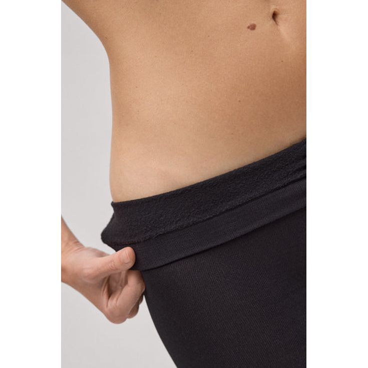 ysabel mora panty termico 140 den negro lunares