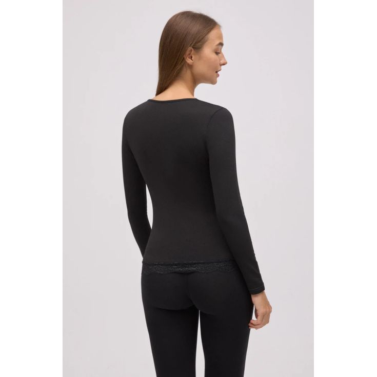 ysabel mora camiseta termica cuello pico encaje negro