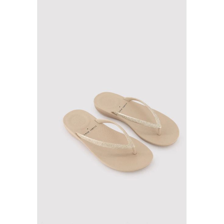 ysabel mora chancla tira brillante beige