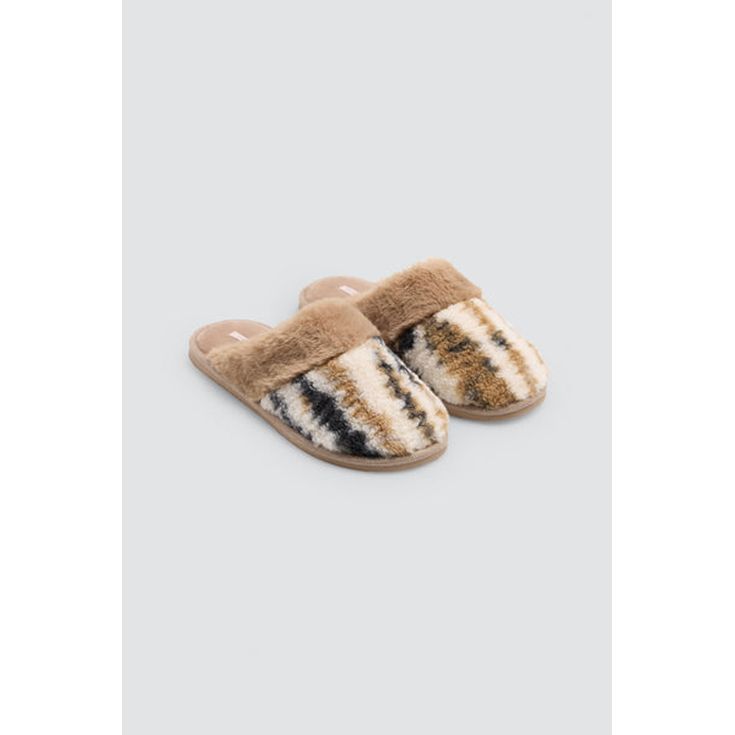 ysabel mora zapatilla de pelo animal print
